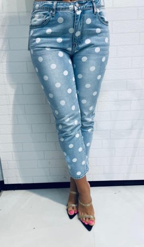 SPODNIE JEANSOWE Z NADRUKIEM W KROPKI