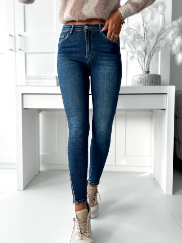 Spodnie jeans elastyczne i miękkie  push up