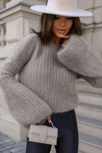 Sweter moherowy z szerokimi rękawami Yarn Cocomore        